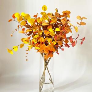5 bundels kunstmatige herfst eucalyptus plant kunstmatige herfstbloemen fade faux herfstplanten met bessen pompoenen herfst woondecoratie voor Thanksgiving binnen huis balkon tuin 