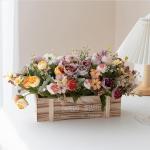 Simulierte Blumenzaundekoration, Rosenblumenarrangement-Wohnzimmertischdekoration, Mit Zaun 33 * 14 * 15 cm(Purple)