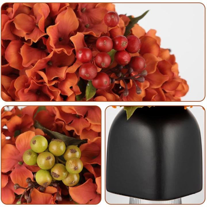 Kunstbloemen als echte kunstmatige hortensia, oranje, decoratieve bloemen met bessen, in zwarte keramische vaas, bloemstuk voor kantoor, woonkamer, badkamer, herfst, decoratie