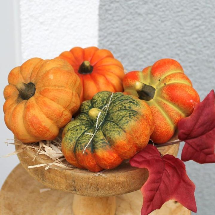 Zierkürbisse bunt als kleine Herbst-Deko im 4er Set - Keramik Deko-Kürbisse als wetterfeste Outdoor Gartendeko - Kürbis-Deko als Erntedankfest Zimmer-Deko oder draußen Haustür