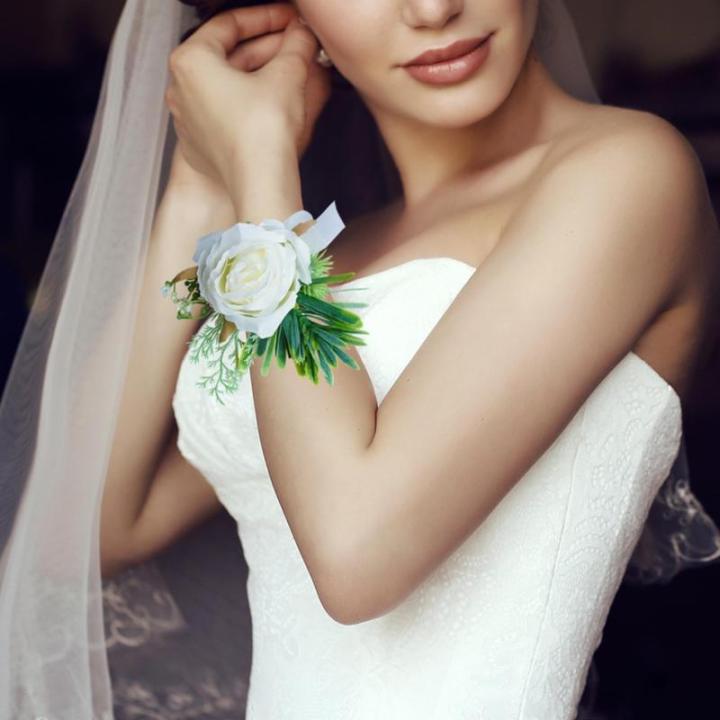 Rose Corsage Armband 4PCs Blumenhandgelenk Corsages mit Perlenkünstlernblumenarmbändern Hochzeit Brautjungfern Corsages für Brautduschen Abschlussball, Corsage Armband
