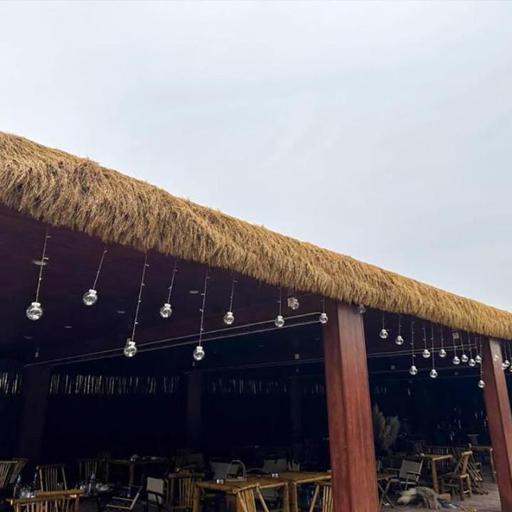 Synthetisches Strohdach, KüNstliche Palmdach Paneele Strohdach, Künstliche Mexikanische Strohrolle, Gefälschte Strohdach, Simulation Strohfliese Für Garten Pavillons Ssonnensch