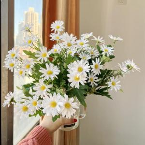 2 x witte margriet boeketten , kunstmatige witte madeliefjes boeket, faux madeliefje bos, margriet takken voor bloemenarrangement, bruiloft middelpunt decoraties