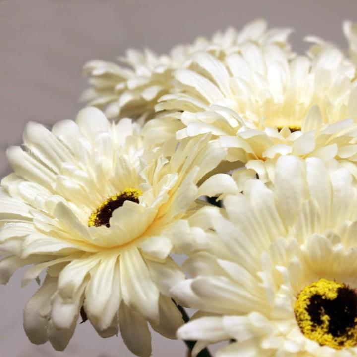 12 STKS Kunstmatige Gerbera Bloem Enkele Stam Bloei Boeket Plastic Zijde Nep Decoratieve Flora Outdoor Indoor Home Tuin Kantoor Hotel Bruiloft Party Crème Wit