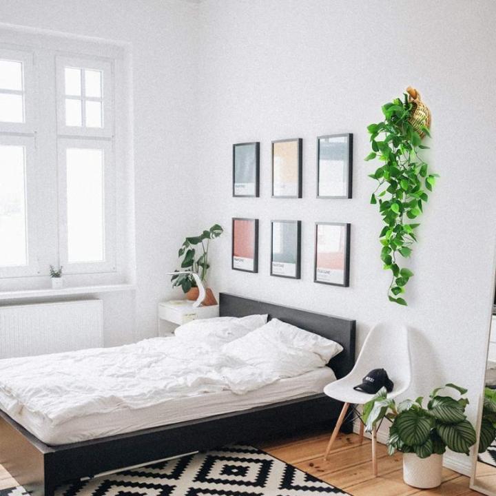 Kunstmatige hangplanten met houten mand, 107 cm kunstmatige hangplanten in potten voor kantoor, keuken, tuin, feest, wanddecoratie (klimop)