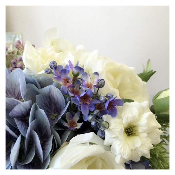 Kunstblumen Seidenblumen-Set mit Glasvase – Elegantes künstliches Blumenarrangement für Zuhause, Wohnzimmer, Esstisch, künstliche Dekoration für jeden Anlass