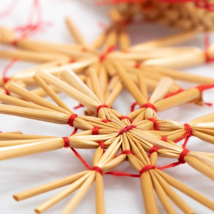 70-delige set kerstboomversieringen - Kerstboom van stro - kegels, elfjes, figuren en strosterren - Kerstdecoratie