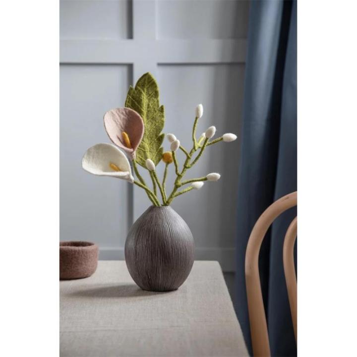 Vilten bloemen handvilt boeket met calla, witte klokbloem en blad - bloemen van vilt - handgemaakt Fair Trade (mix met klokkenbloem)