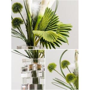 Kunstblumen Einfaches künstliches Blumenarrangement – ​​romantische Kunstpflanzen in Einer Glasvase für Wohnzimmer, Hotel und Heimdekoration für jeden Anlass