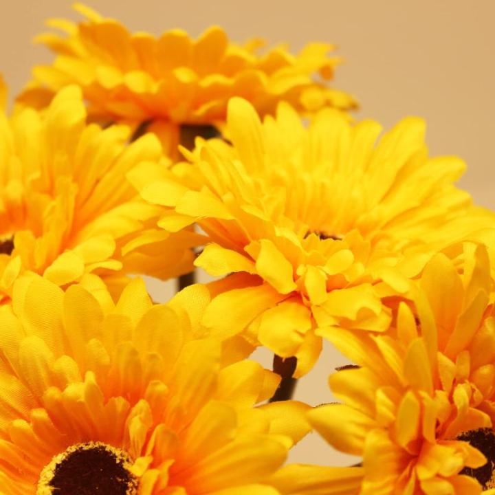12 STKS Kunstmatige Gerbera Bloem Enkele Stam Bloei Boeket Plastic Zijde Nep Decoratieve Flora Outdoor Indoor Thuis Tuin Kantoor Hotel Bruiloft Party Geel