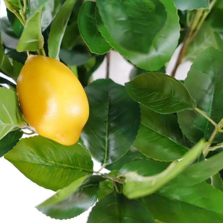 Realistische künstliche Obstbäume