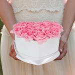 Rozenbox hart, 18 rozen, stabiele bloemenbox wit, 10 jaar houdbaar, cadeau-idee, decoratieve bloemenbox, roze, 13 x 21 x 19 cm