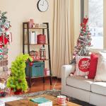 Weihnachts-PVC-Weihnachtsbaum mit krumm Hals, Weihnachtsbaum mit Kugel-Ornamenten, künstlicher Weihnachtsbaum, lustiger geformter Weihnachtsbaum, Innenornamente für Weihnachtsdek