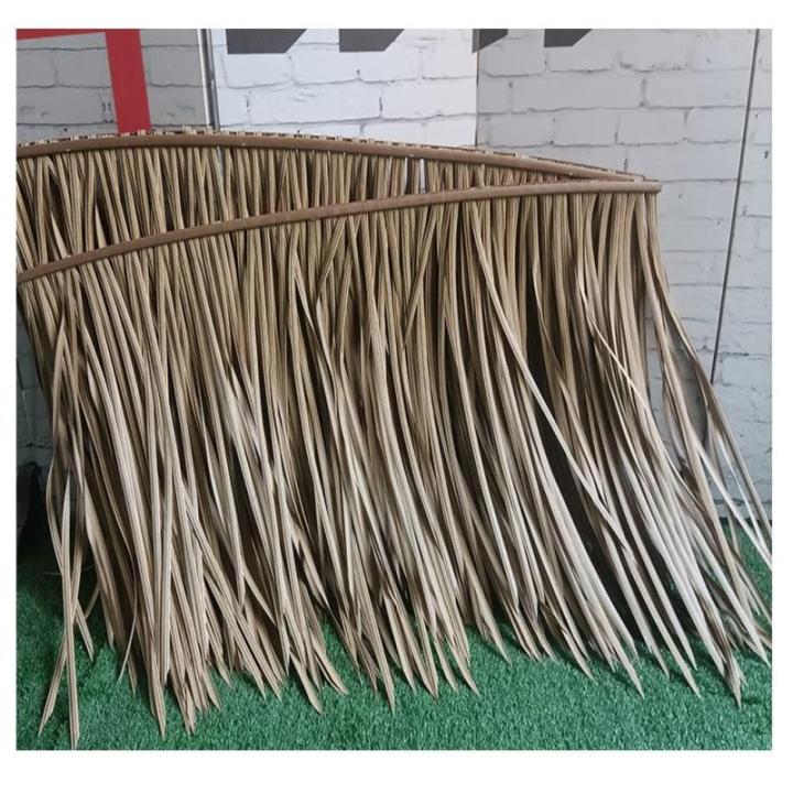 Simulatie strotegel kunststoffen strodecoratie dakrand kunststof stropaviljoen dakdecoratie namaakstro kunststro voor restaurant aan zee