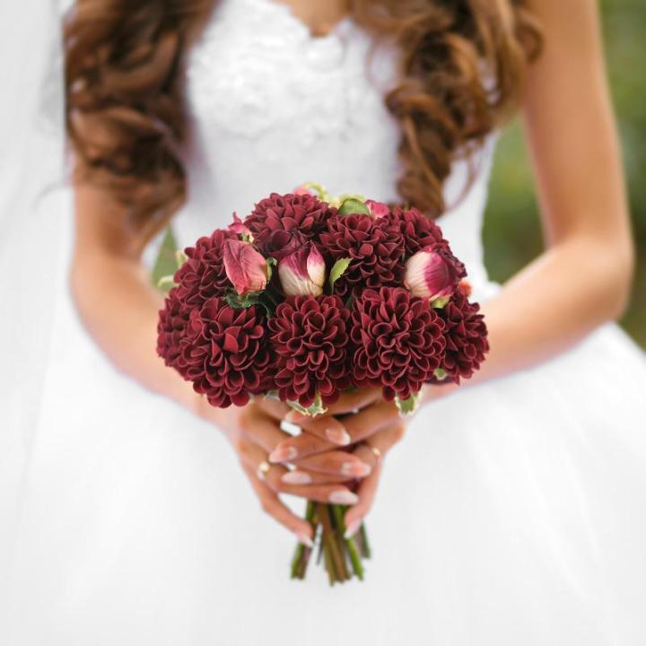 , 20 stuks dahlia-bloemen met bladeren en stelen, doe-het-zelf rode dahlia-schuim bloem voor bruiloft, boeketten, bloemen, centerpieces, arrangementen feesttafels,