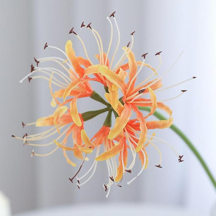 Künstliche Spinnenlilien-Blumen, 5 Stiele, 66,9 cm, Lycoris Radiata-Blumen, Lebensechte Lycoris Recoil Fake-Spinnenpflanze, Seidenblumenstrauß-Dekor für Zuhause (A)