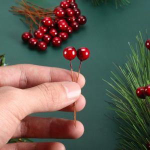 Künstliche Holly Beeren, 100 Stück Mini 10 mm Gefälschte Beeren Dekor auf Draht für Weihnachtsbaum Dekoration Blumenkranz DIY Handwerk Verwenden (Weinrot)