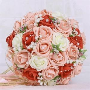 Hochzeitsbrautstrauß mit künstlichen Blumen, Hochzeitsstrauß, Hochzeitsbrautsimulation mit Rosen, Fotoshooting mit künstlichen Blumen