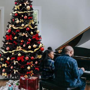 Kunstkerstboom, 210 cm, zwart, kunstkerstboom met handschoenen en metalen standaard, kerstboom als kerstdecoratie voor binnen