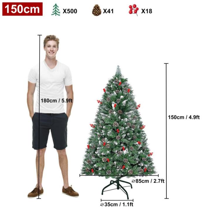 Kunstkerstboom, 150 cm, met 500 pvc-punten, 24 dennenappels en 18 rode vruchten, Ø 95 cm, kunstkerstboom van moeilijk ontvlambaar, met sneeuweffect en metalen standaard