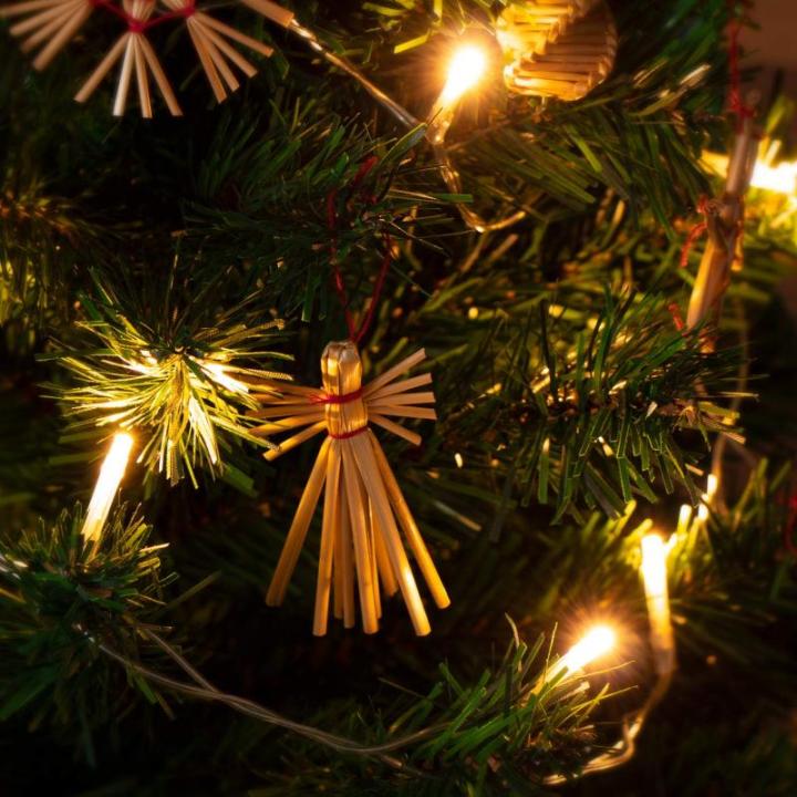 56-delige strosterrenset - sterren, bellen, dennenbomen en traditionele figuren als kerstboomversiering - kleine stro - natuurlijke kerstboomversieringen