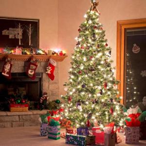 Nordmanntanne Kunstkerstboom, Levensechte Voorbehandelde Dennennaalden, Kerstboom met Handgemaakte Houten Standaard, Vakantie Decoratie voor Thuis en Winkel, 550 Warm Witte Lampjes