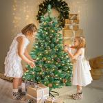 Kunstkerstboom met verlichting, dennenboom, groen, pvc, met sneeuweffect, met dennenappels, kerstdecoratie met metalen standaard, 120 cm