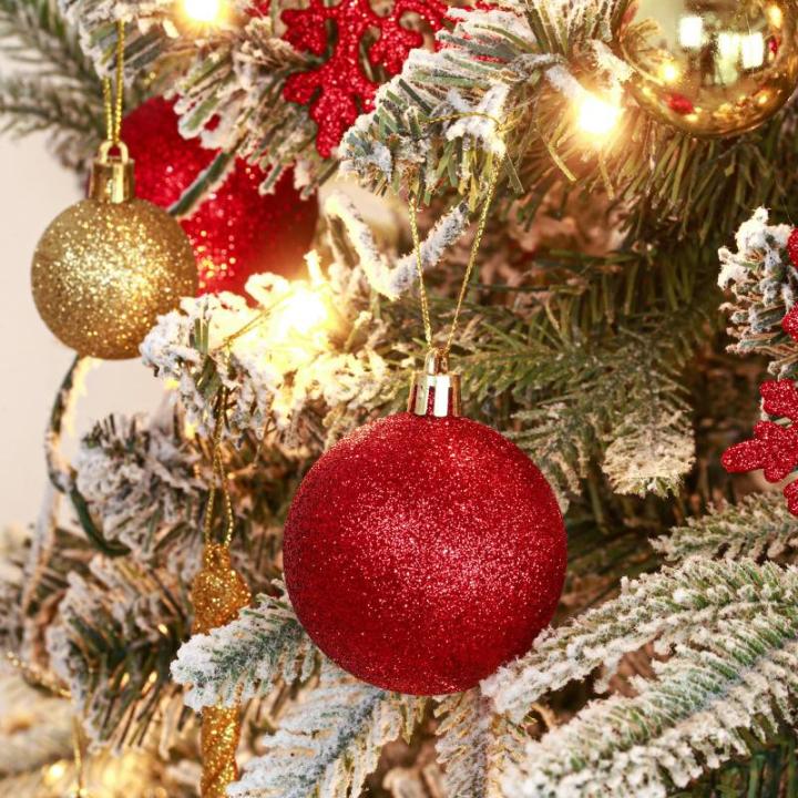 Kunstkerstboom met verlichting met sneeuw en stuk, kerstballen, kerstdecoratieset, metalen standaard, 180 cm, goud-rood