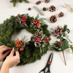 6 x decoratieve maretak, decoratieve maretakjes om op te hangen, decoratieve takken als knutselbenodigdheden, verfraait geschenken en potpourris (6 stuks - rood + groen + wit)