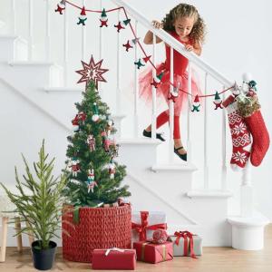Norfolk Kunstkerstboom, grote dennenboom, met zwarte pot, realistische , binnen, milieuvriendelijke plastic kerstdecoratie voor de veranda, binnen en buiten, in het voorjaar