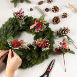 6 x decoratieve maretak, decoratieve maretakjes om op te hangen, decoratieve takken als knutselbenodigdheden, verfraait geschenken en potpourris (6 stuks - rood + groen + bruin)