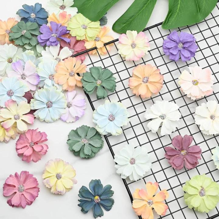 , 50 stuks, madeliefjes, bloemkoppen 5 cm, zijden bloemen, decoratieve bloemkoppen voor bruiloft, feest, huis, scrapbooking en doe-het-zelf knutselen, meerkleurig
