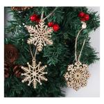 Homewit Houten hanger sneeuwvlokken boomversiering, 18 stuks kerst houten kerst hangende ornamenten kerstboomversiering met jute touw voor kerstboom - 7 cm