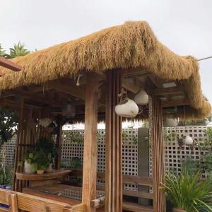 Kunststrodak, kunststrodak, synthetisch strodak, synthetische strogras, kunstpalmstrorollen, simulatie strodak, nep strodak voor tuin, omheining, binnenplaats (0,5 x 3 m