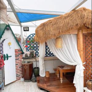 Künstliches Strohdach, Künstliche Palmgras Rolle, Künstliches Strohschuppendach, Synthetisches Thatch Gras Dach, Simulation Strohdach Fliese, Synthetisches Palmenstroh Für Holz