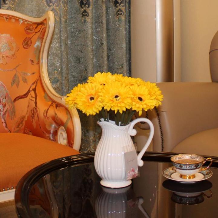 12 STKS Kunstmatige Gerbera Bloem Enkele Stam Bloei Boeket Plastic Zijde Nep Decoratieve Flora Outdoor Indoor Thuis Tuin Kantoor Hotel Bruiloft Party Geel