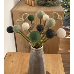 8 vilten bloemen, bloemengroet, groene weide, bloemenboeket, fair trade, handgemaakt (groen), 32 cm