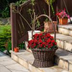 Unechte Blumen 84 Stücke Künstliche Blume Gefälschte Flowers Braut Hochzeit Bouquet für Hausgarten Geburtstag Party Home Wedding Dekor Rot Blühende 0510