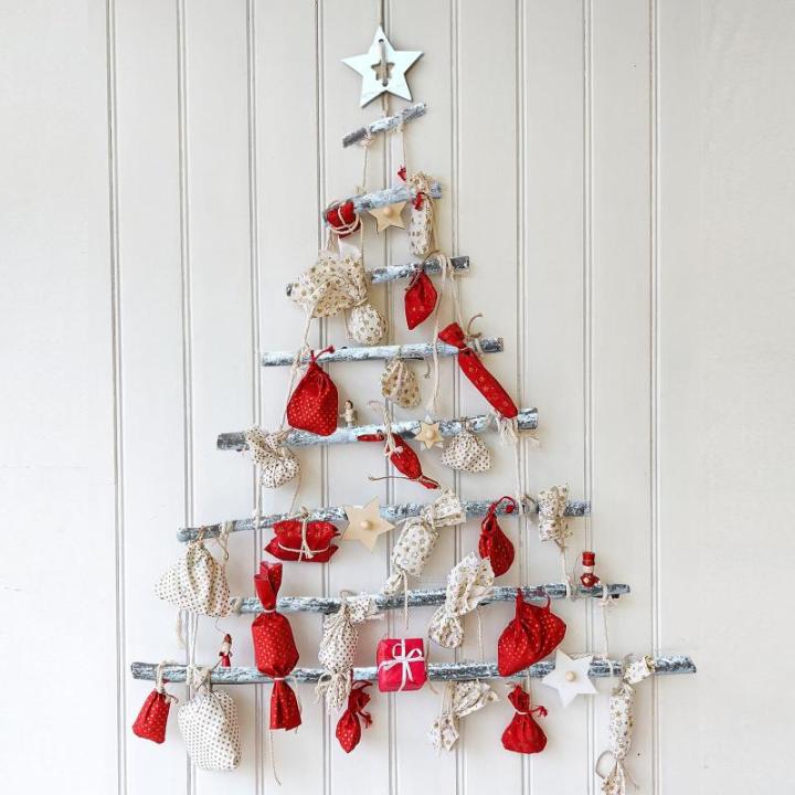 Houten ladder, dennenboom, houten boom, kerstdecoratie met kleine ledlichtjes, adventskalender, ophanging, verlichte houten ladder, kerstboom voor woondecoratie