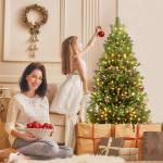 Kunstkerstboom met verlichting 150 cm dennenboom kunstgroen PVC, levensechte spuitgietelementen, edelspar snel op te bouwen, brandvertragend, incl. kerstboomstandaard (met LED)