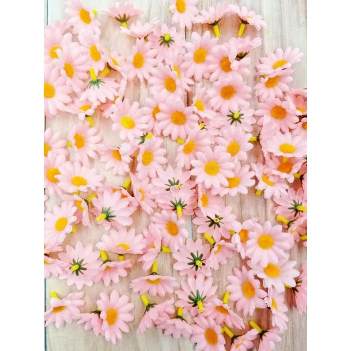 100 x Kunstmatig roze Craft Daisy Daisies Stof bloemen hoofden, Partij Bruiloft Tafel verstrooit Scrapbook accessoireUitnodiging kaart decoratie Craft Gadget