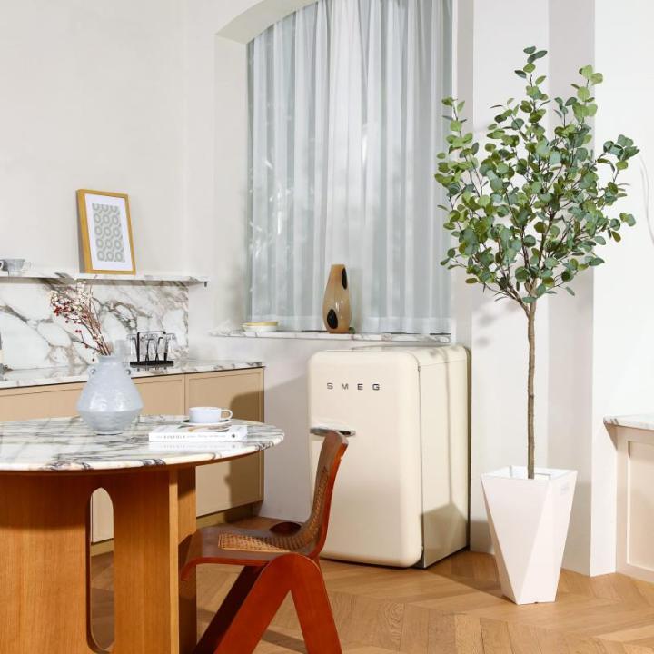 Eucalyptus Kunstplant, 180 cm, eucalyptus, decoratie voor binnen en buiten, moderne decoratie, , plastic planten in pot, voor thuis, slaapkamer, kantoor, tuin (1 stuks)