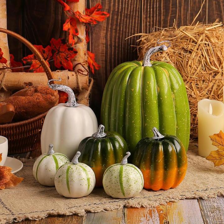 7 Stück Kürbisse, Thanksgiving-Kürbis-Dekorationen, Verschiedene Größen, künstliche Schaumstoff-Ernte-Herbst-Dekoration, künstliche Kürbisse, Dekorationen für den Innenber