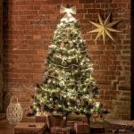 Kunstkerstboom, 220 cm, grenen met houten standaard, dennenboom, kunstkerstboom met natuurlijk wit besneeuwd, made in EU