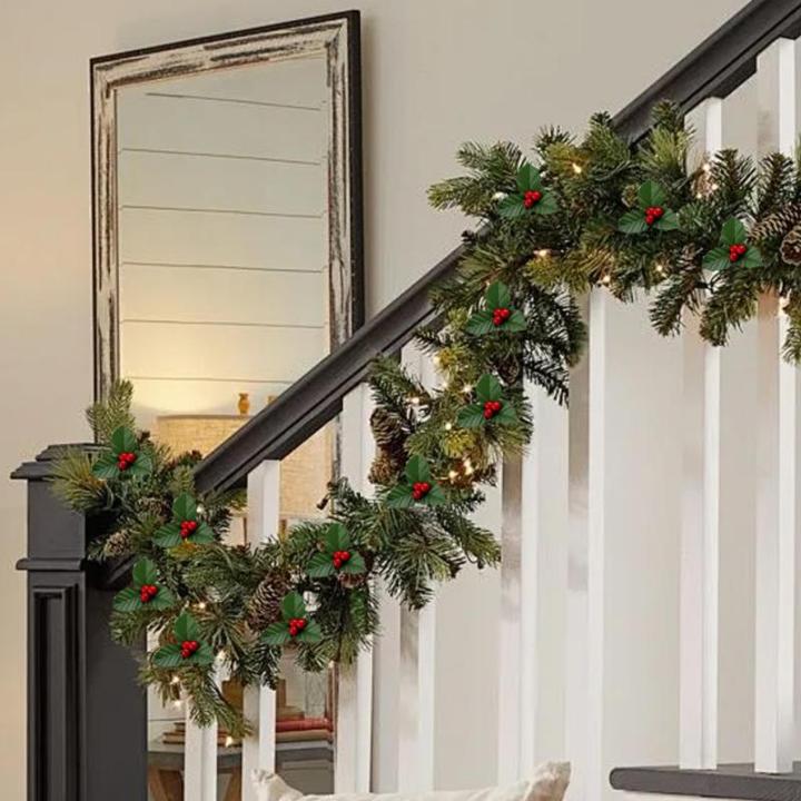 50pcs rote Weihnachtsverzierung Set Mini Faux Holly & Beeren Dekorationen DIY Weihnachtsblumen Dekor mit Drahthalterung für schwimmende Kerzen Vase Holiday Dekor, Weihnachtsschmuc