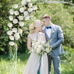 Kunstbloemen, wit, rozen, 30 stuks, 8 cm, boeket, kunstdecoratie, bloemen, kunstrozen met stelen en kaart voor Valentijnsdag, tuin, verjaardag, feest, doe-het-zelf bruiloftsdecorat