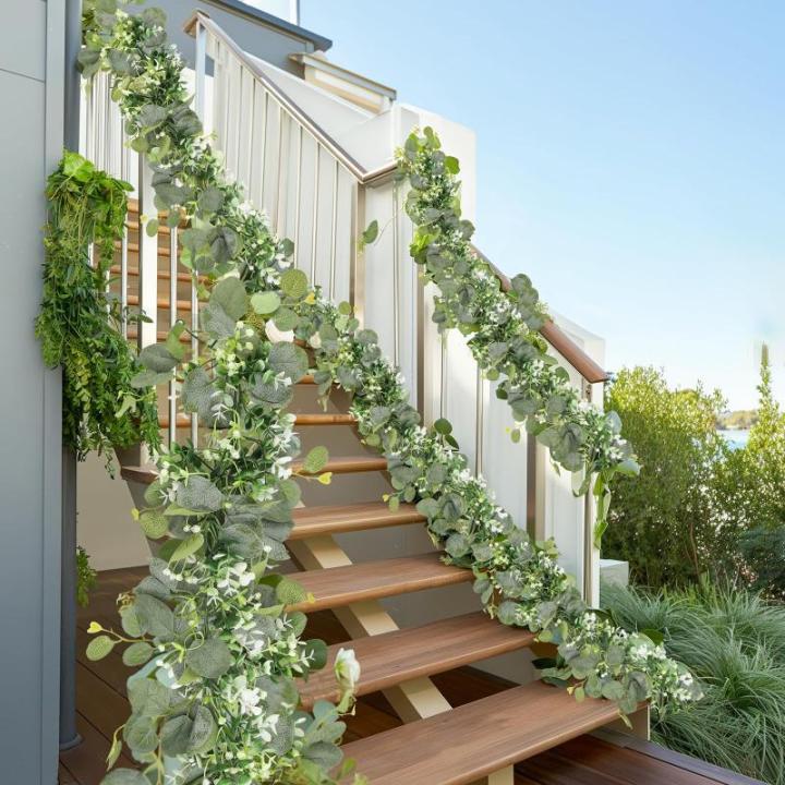 Kunstmatige eucalyptusbladeren slinger, 4 stuks, 150 m, groene wijnstokken, slinger met witte bloemen, hangende klimopslinger voor bruiloft, boog, achtergrond, thuis, tafel, binnen