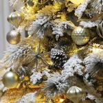 Künstlicher Baum Großer weißer Weihnachtsbaum, künstlicher schneebedeckter Baum mit Ornamenten, Weihnachtsbaum für Zuhause/Büro/Party-Dekoration