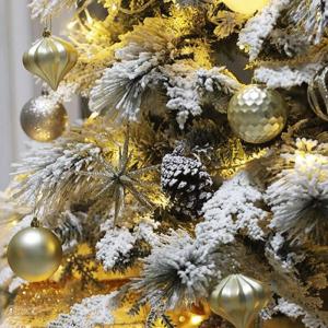 Künstlicher Baum Großer weißer Weihnachtsbaum, künstlicher schneebedeckter Baum mit Ornamenten, Weihnachtsbaum für Zuhause/Büro/Party-Dekoration