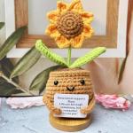 Handgefertigte Häkelblumen, Strickpuppe, Emotionale Unterstützung Lustige Häkelblume, Kleine gestrickte Schreibtischdekoration im Topf, süße gehäkelte Sonnenblumen für Kinde